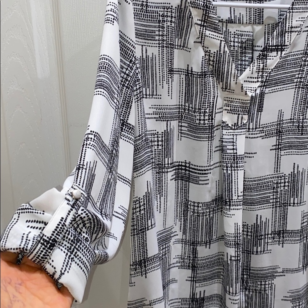 Blouse - Picture 2 of 6